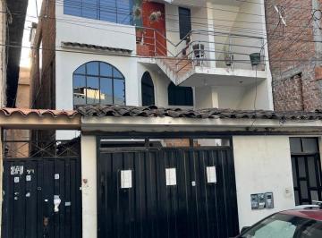Casa · 330m² · 5 Dormitorios · Casa en Ayacucho