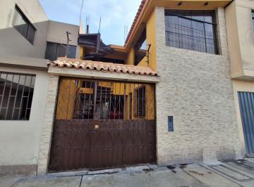 Casa · 180m² · 6 Dormitorios · Se Vende Casa, Av Pedro Miotta, 2 Pisos
