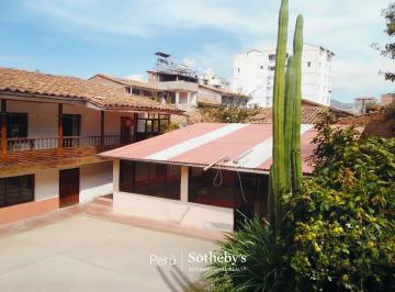 Casa · 839m² · 6 Dormitorios · Casa en Venta a 13 Minutos del Centro de Cusco
