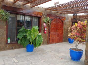 Casa · 1300m² · 20 Dormitorios · 9 Estacionamientos · Gran Oportunidad de Inversión de Hermosa Casa - Hotel en Chilca!