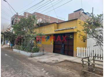 Casa · 200m² · 4 Dormitorios · 1 Estacionamiento · Vendo Casa en Huertos de Manchay Cerca a La Av 250 m²
