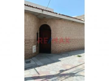 Casa · 250m² · 5 Dormitorios · Casa en Venta en La Calle Raca Rumi 163 – Urb. Federico villarreal.(J. Ruiz)