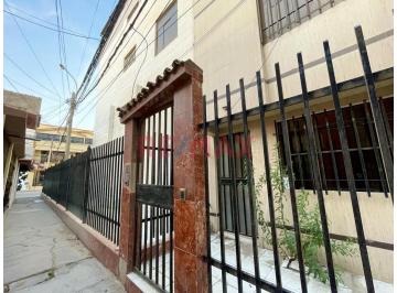 Casa · 210m² · 5 Dormitorios · Casa en Alquiler en San Eduardo, chiclayo.(M. Vizconde)