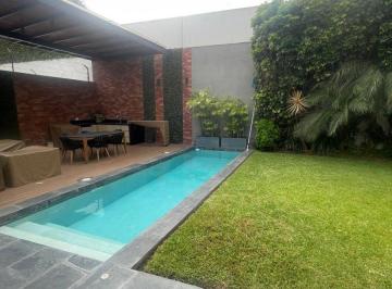 Casa de 4 habitaciones, Lima · Linda y Moderna Casa Frente a Parque
