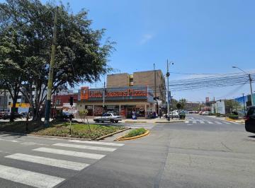 Local comercial · 222m² · 4 Estacionamientos · Alquiler Locales Comerciales con Area Total 222 m² y 04 Cocheras