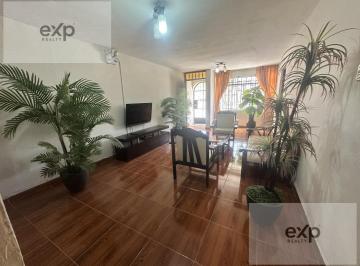 Casa · 220m² · 9 Dormitorios · Casa Venta Cerca Plaza de Armas Pisco 3 Pisos 9 Dorm. 8 Baños Amoblada A. C. 220 m²