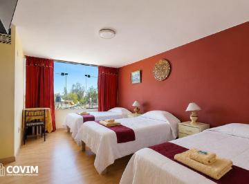 Hotel · 1040m² · 21 Dormitorios · 5 Estacionamientos · Hostal Amoblado y Operativo en Venta en Jose Luis Bustamante y Rivero