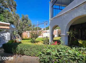 Local comercial · 720m² · 4 Dormitorios · Inmueble Comercial Ideal Para Empresa en Alquiler en Sachaca – Av Fernandini