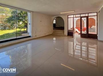 Local comercial · 720m² · 4 Dormitorios · Inmueble Comercial Ideal Para Empresa en Alquiler en Sachaca – Av Fernandini