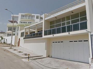 Casa de playa de 3 habitaciones, Lima · Casa Como Terreno