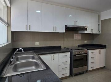 Departamento de 3 habitaciones, Lima · Venta de Departamento en Chacarilla. Frente a Parque. 3 Dorm.. Segundo Piso. ID. 1082