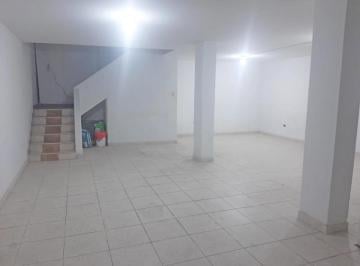 Local comercial · 183m² · En Venta Local Comercial de 2 Pisos, 183 m². Excelente Ubicación, Chacra Colorada, Breña.