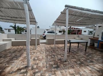 Casa · 88m² · 4 Dormitorios · 1 Estacionamiento · Venta de Casa en Playa Gallardo Km.123 | Amoblada con Terraza y Hermosa Vista Al Mar