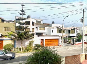 Departamento · 255m² · 4 Dormitorios · 4 Estacionamientos · Vendo Lindo Departamento Duplex en Calle Los Escribanos N 1, Piso 2, La Molina.
