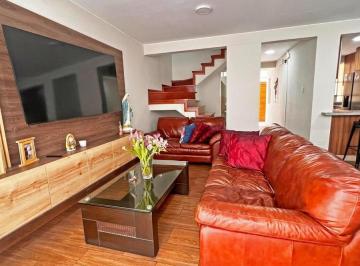 Casa · 201ha · 5 Dormitorios · 1 Estacionamiento · Venta de Casa de 4 Pisos – Santiago de Surco