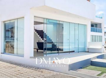 Casa · 120m² · 2 Dormitorios · 1 Estacionamiento · Venta de Casa Vista Al Mar Amoblada 2 Dorm. en Condominio