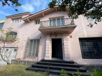 Casa · 404m² · 5 Dormitorios · 8 Estacionamientos · Alquilo Linda Casa en Enrique Meiggs Cdra 2, Miraflores