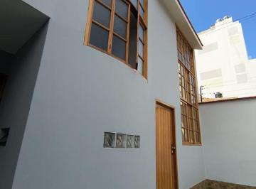 Casa de 4 habitaciones, Trujillo · Venta de Casa Frente a Parque, Jardines del Golf
