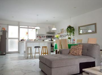 Casa · 300m² · 6 Dormitorios · Venta de Vivienda en Excelente Ubicación y Oportunidad de Inversión – Cerca a La Estación Atocongo