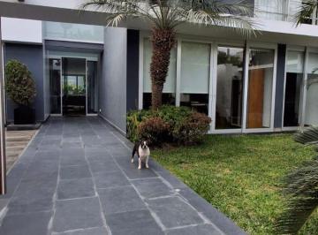Casa de 4 habitaciones, Lima · El Lujo de Vivir Frente Al Parque Acosta: Residencia Inteligente y Remodelada