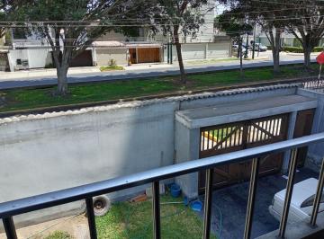 Casa en Venta de 3 habitaciones Santiago de Surco · Vendo Casa en Av Mariscal Castilla Surco Param 5 Pisos