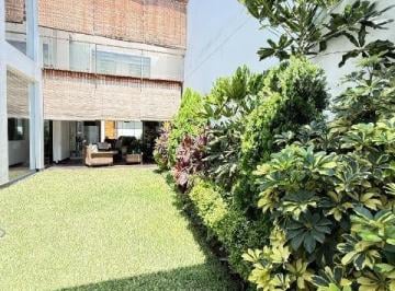 Casa · 400m² · 3 Dormitorios · 2 Estacionamientos · Vendo Linda Casa en Calle Arias Araguiez N 6, Miraflores
