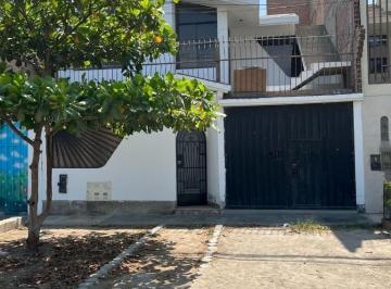 Casa · 279m² · 3 Dormitorios · 1 Estacionamiento · Vendo Casa en San Martín de Porres