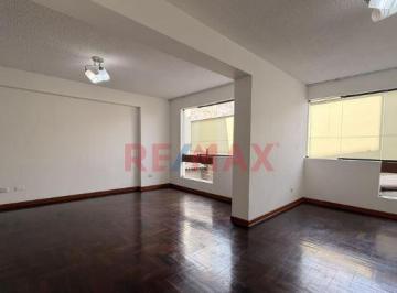 Departamento · 131m² · 3 Dormitorios · 1 Estacionamiento · Departamento Flat Dúplex en San Borja — Excelente Oportunidad