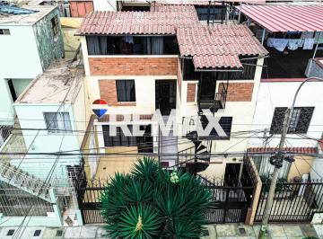 Casa · 97m² · 3 Dormitorios · Departamento Perfecto Para Airbnb o Renta Estudiantil Dentro de Casa de 3 Pisos | Cercado de Lima
