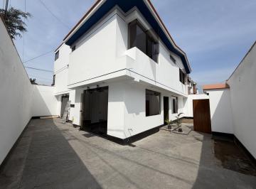 Casa · 312m² · 5 Dormitorios · 2 Estacionamientos · Exclusiva Casa en Venta San Borja
