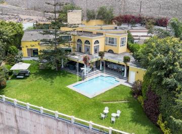 Casa de 4 habitaciones, Lima · Vista a La Ciudad | 5 Dorm. | 1,223 m² | Jardín y Piscina | 6 Cocheras