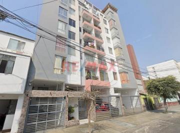 Departamento · 64m² · 3 Dormitorios · 1 Estacionamiento · Vendo Acogedor Departamento en Breña