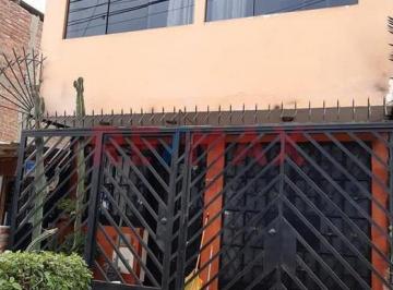 Casa · 100m² · 5 Dormitorios · 1 Estacionamiento · Amplia Casa de 3 Pisos + Azotea en Urbanización Pachacámac – Villa El Salvador