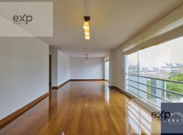 Sala Comedor · Dúplex en Venta, Miraflores Cerca Colegio Maria Reina 3 Dorm., 3 Baños 2 Cocheras, Terraza Bbq