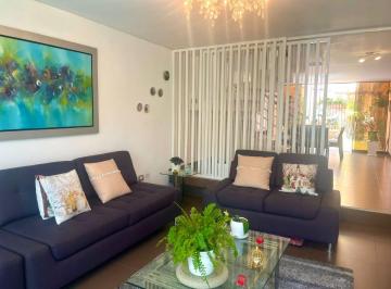 Casa de 6 habitaciones, Lima · Casa de 3 Niveles con Jardín en Barranco