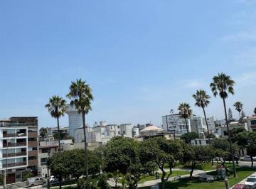Casa · 326m² · 5 Dormitorios · 1 Estacionamiento · Casa de 200 m² con Parám Para 4 Pisos en Surco – Excelente Ubicación