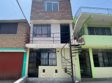 Casa · 200m² · 6 Dormitorios · Venta de Casa 3 Pisos. Ideal Para Inversionistas