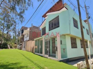 Casa de 8 habitaciones, Ica · Casa Amplia de 3 Pisos en Venta