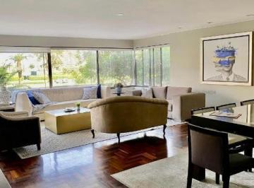 Departamento · 267m² · 3 Dormitorios · 2 Estacionamientos · En Venta Departamento Flat de 267 m² con Una Vista Al Golf de San Isidro.
