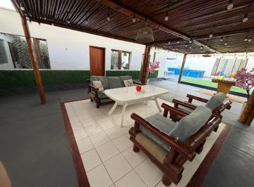 Casa · 300m² · 3 Dormitorios · 1 Estacionamiento · Vendo Espaciosa Casa en Playa Arica.