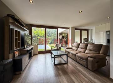 Casa · 484m² · 7 Dormitorios · 4 Estacionamientos · Se Vende Casa de Campo en Pachacamac