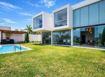 Casa · 423m² · 4 Dormitorios · 4 Estacionamientos · Casa en Rinconada Alta