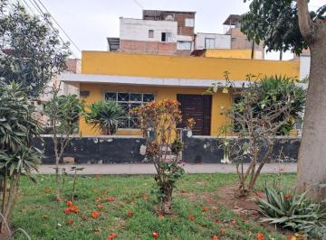 Casa de 3 habitaciones, Lima · Venta de Casa - Frente Parque - Salamanca Ate