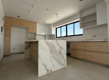 Casa de 3 habitaciones, Arequipa · No Paga Alcabala, Jardines Naturales y Terrazas en Penthouse Duplex Tipo Casa de Lujo en Cayma Baja