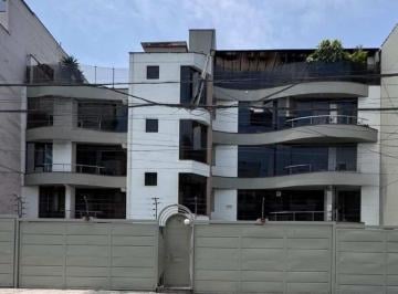 Departamento · 124m² · 3 Dormitorios · 1 Estacionamiento · Departamento en Venta 2do Piso con Vista a Calle en Valle Hermoso