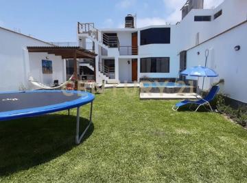 Casa · 150m² · 4 Dormitorios · 3 Estacionamientos · Alquiler de Casa de Playa - Precio Flat Us$1,100 por Mes - Minimo 1 Año