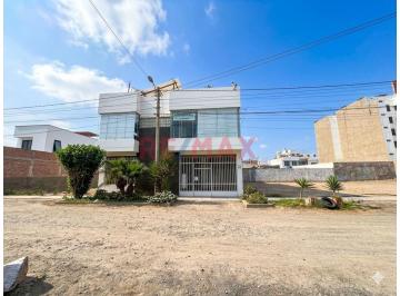 Departamento · 200m² · 3 Dormitorios · Departamento en Alquiler en Pimen (K. Rojas)