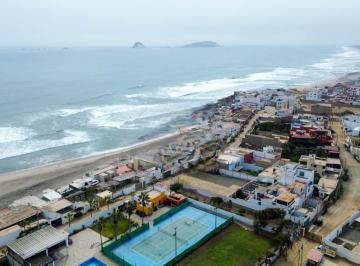 Casa de playa de 4 habitaciones, Lima · Casa de Playa con Piscina en Venta – 636 m² en Playa Pulpos | Ideal Inversión o Casa de Verano