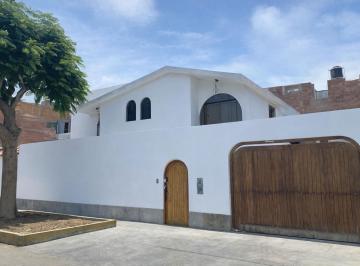 Casa · 415m² · 7 Dormitorios · 3 Estacionamientos · Vendo Casa en Chorrillos Cerca a Universidades