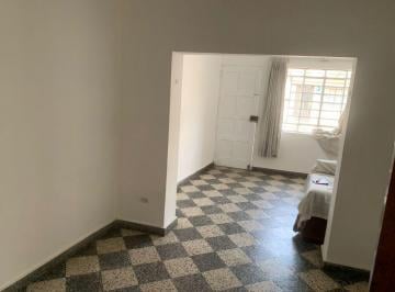 Casa de 6 habitaciones, Lima · Oportunidad de Inversión – Casa Como Terreno en Venta en San Martín de Porres